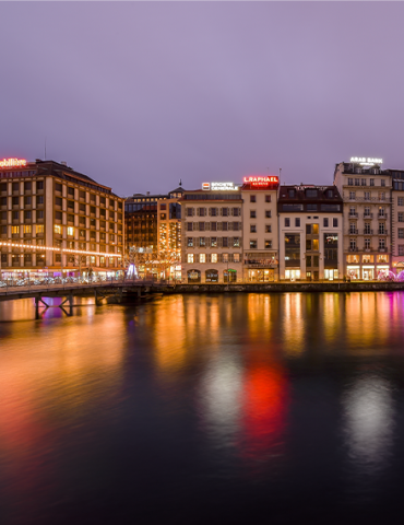 Illuminated roof sign in Geneva – CORNAVIN SQUARE