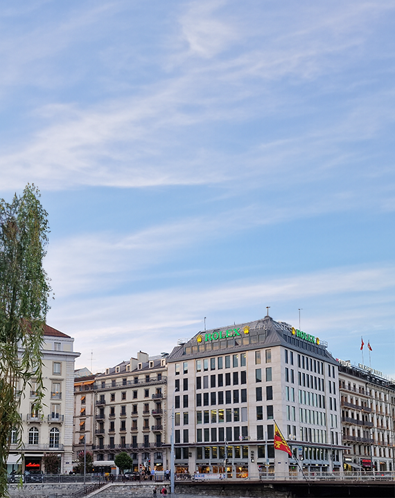 Illuminated roof sign in Geneva – RUE DU MONT-BLANC