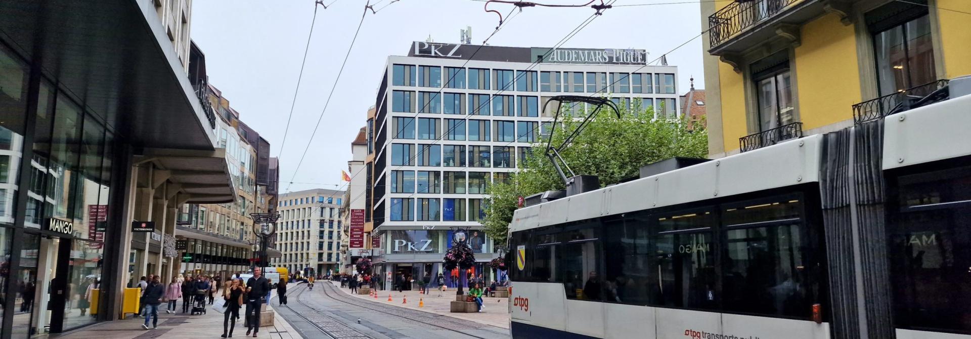 Illuminated rooftop sign in Geneva – PLACE DE LA FUSTERIE